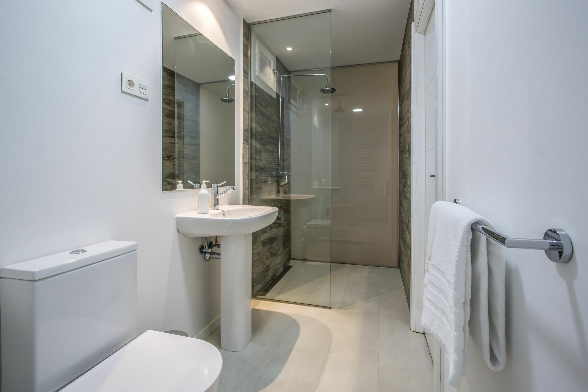 Slow Suites Luchana มาดริด ภายนอก รูปภาพ