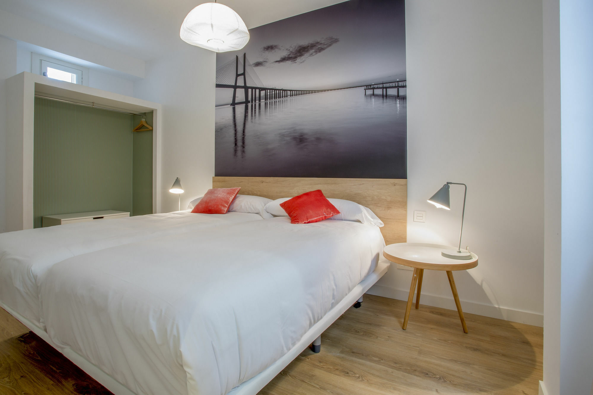 Slow Suites Luchana มาดริด ภายนอก รูปภาพ