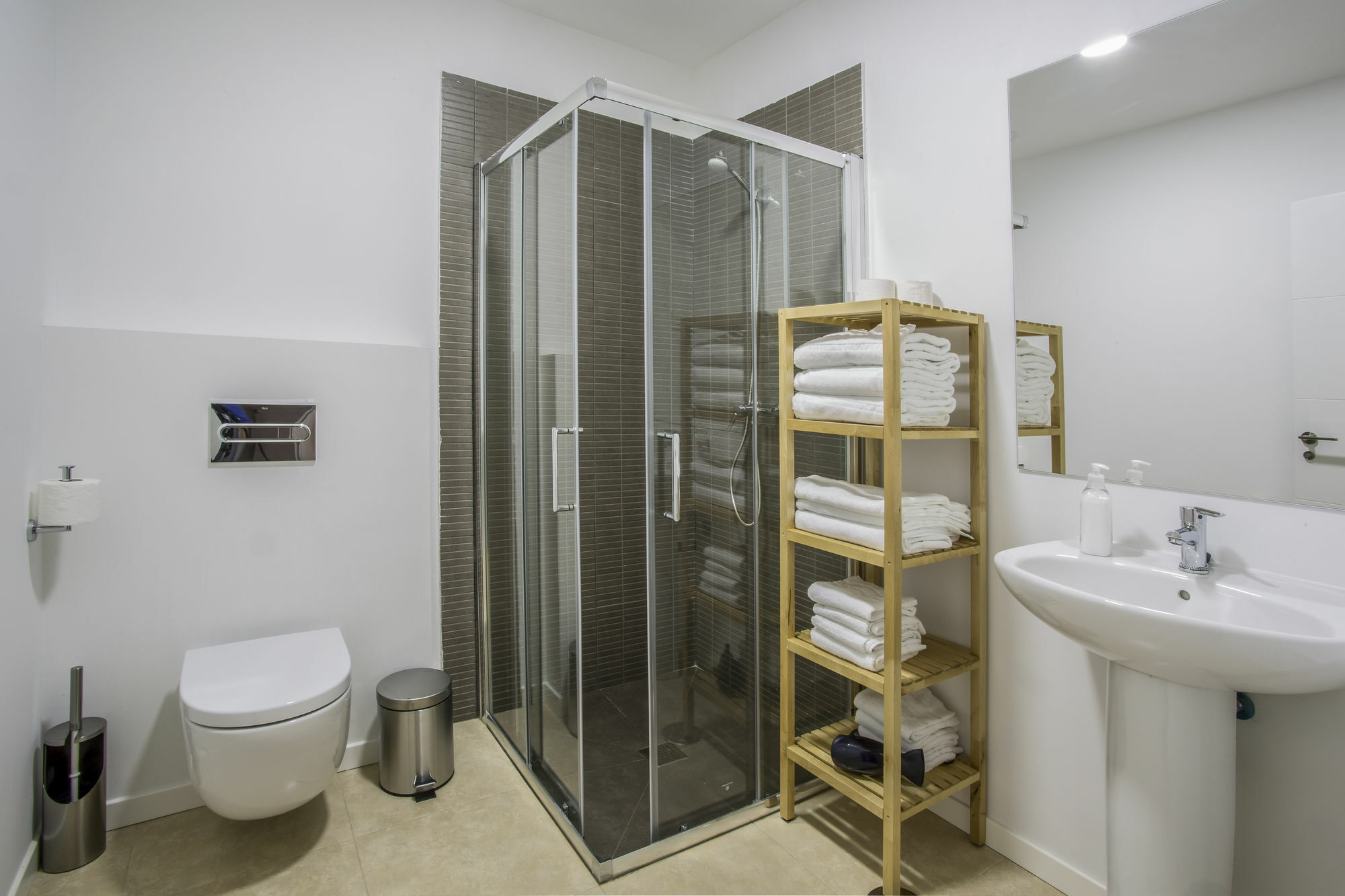 Slow Suites Luchana มาดริด ภายนอก รูปภาพ